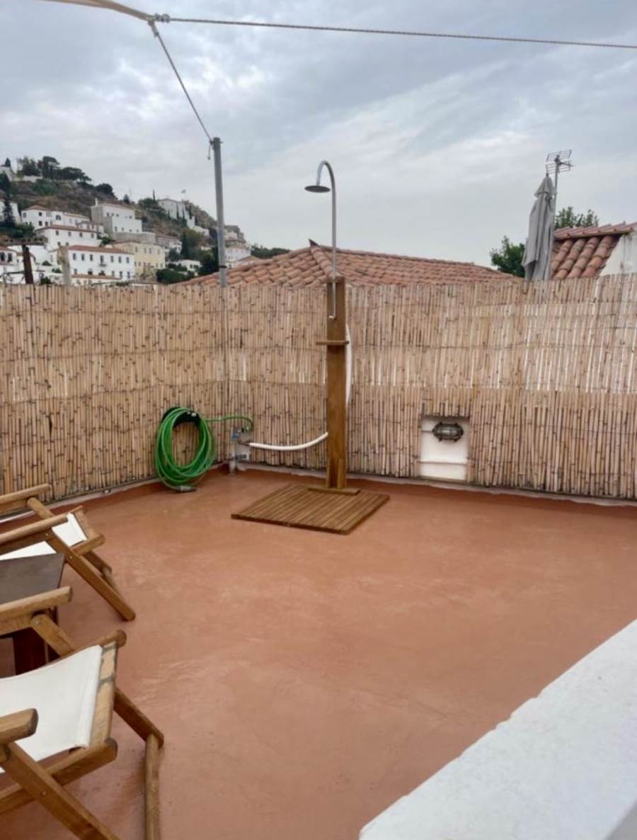 (Προς Πώληση) Κατοικία Μεζονέτα || Πειραιάς/Ύδρα - 80 τ.μ, 2 Υ/Δ, 600.000€ 