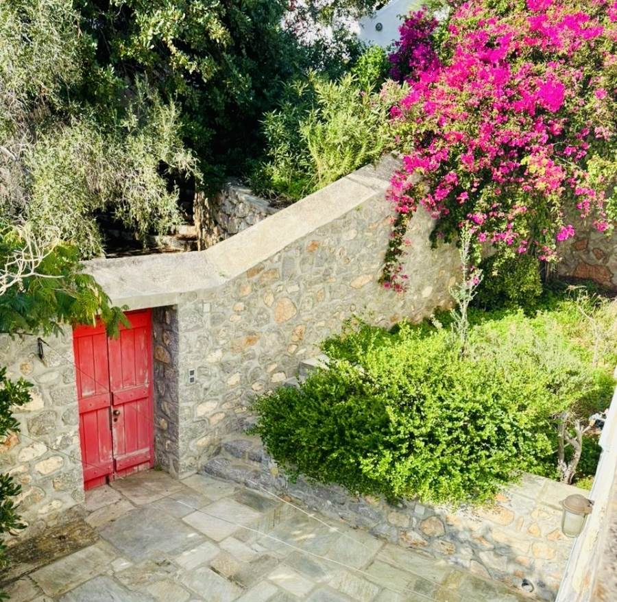 (For Sale) Residential Detached house || Piraias/Hydra - 180 Sq.m, 3 Bedrooms, 1.500.000€ 