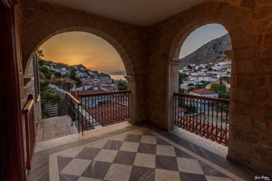 (For Sale) Residential Detached house || Piraias/Hydra - 290 Sq.m, 4 Bedrooms, 2.000.000€ 