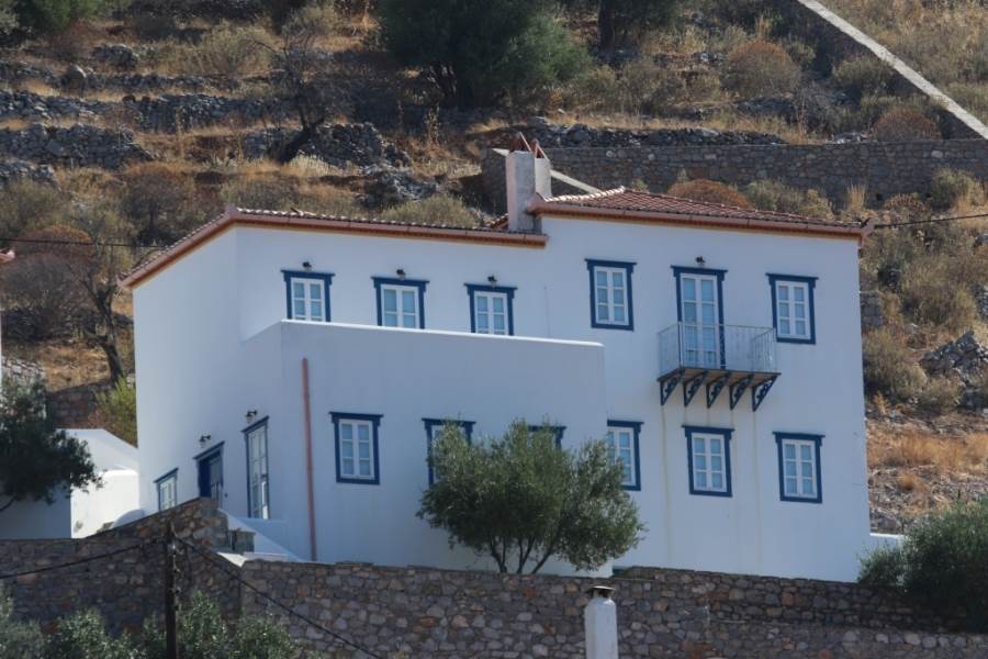 (For Sale) Residential Building || Piraias/Hydra - 123 Sq.m, 3 Bedrooms, 395.000€ 