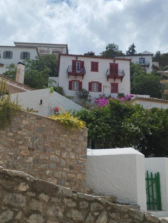 (For Sale) Residential Detached house || Piraias/Hydra - 144 Sq.m, 1.000.000€ 