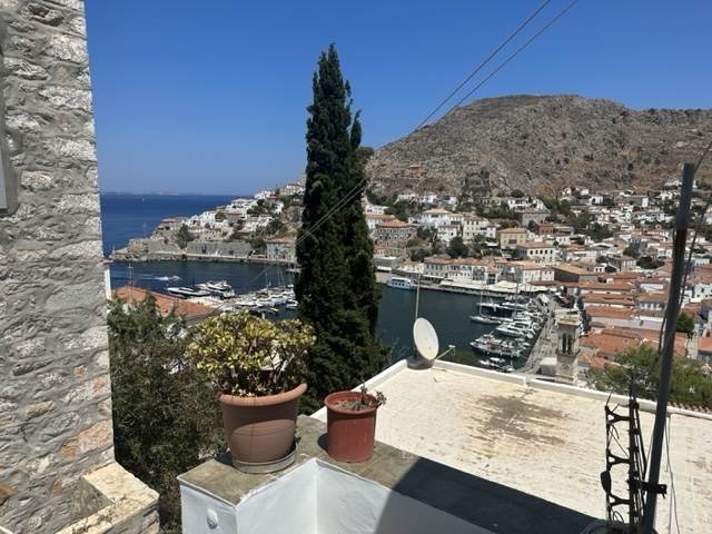 (For Sale) Residential Maisonette || Piraias/Hydra - 70 Sq.m, 600.000€ 